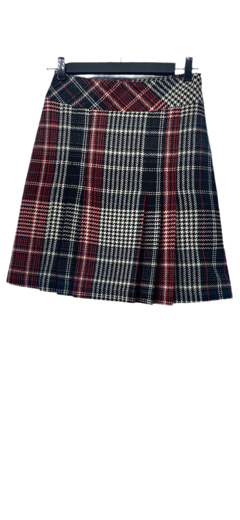 Jupe à carreaux noir et rouge