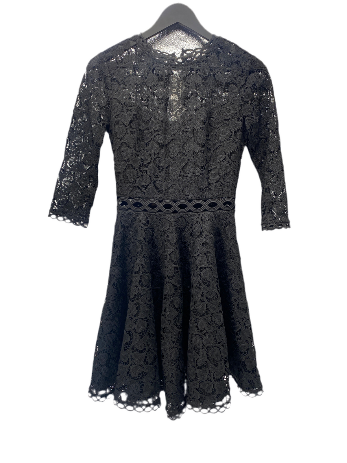 Robe noire à dentelle